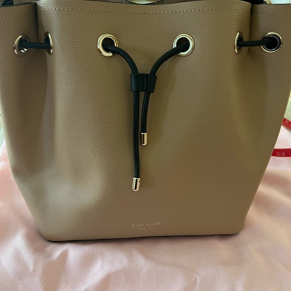 Kate Spade bucket bag - Picture 2 of 7